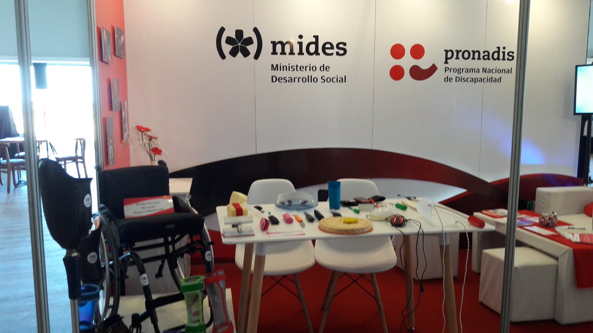 DiscapacidadUy's tweet photo. Tenemos todo pronto! Pronadis presente en la segunda edición de la #Diweek organizada por @Fundaleforlan. Los esperamos este fin de semana de 13 a 20 en @KibonAvanza https://t.co/XbI6iapIA7