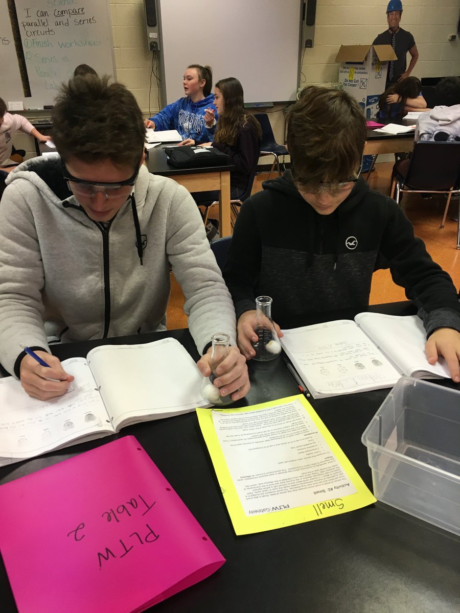VasuMegan's tweet photo. @BCSDWilletts 8th Grade Project Lead the Way students are trying to make "sense" of their senses today!  @CStanovcak @mcjvs @PLTWorg @BrunswickCSD #preparetodissect #mcccpltw #medicaldetectives https://t.co/jtzeaDcKhL