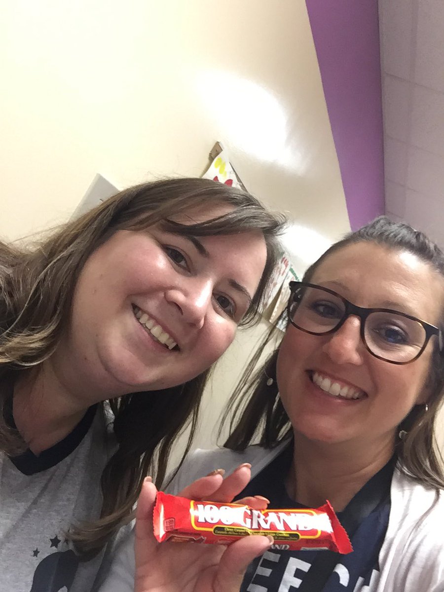 lakegirllat32's tweet photo. Sunshine cart at #theBHT Mrs. Jeffries thank you for spreading some sunshine 🌞 this evening . #gratefulSLP https://t.co/6QeaXoYyi8