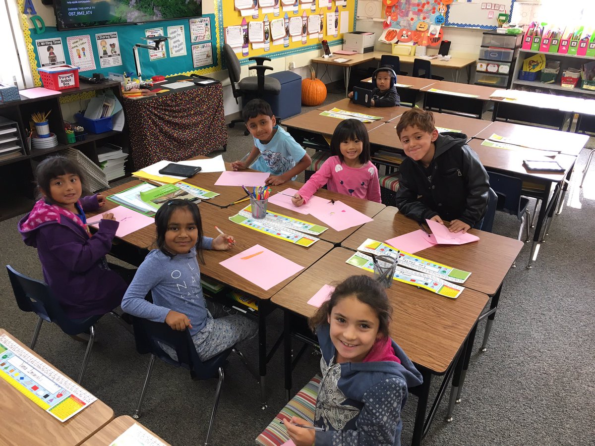 MrsSobers's tweet photo. Making the best of another indoor recess! @MrsKaneko #osterpride #usdleans https://t.co/t1AAWFAzsV