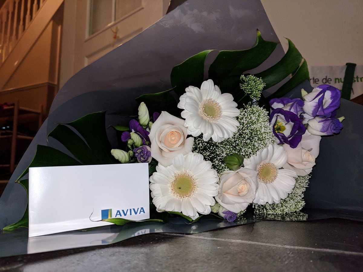 felicitymorris9's tweet photo. These surprise flowers were on my doorstep today. Thank you @AvivaUK for you kind gesture and Kimberly. You've really left me touched today xxx https://t.co/pnAMpTL12I