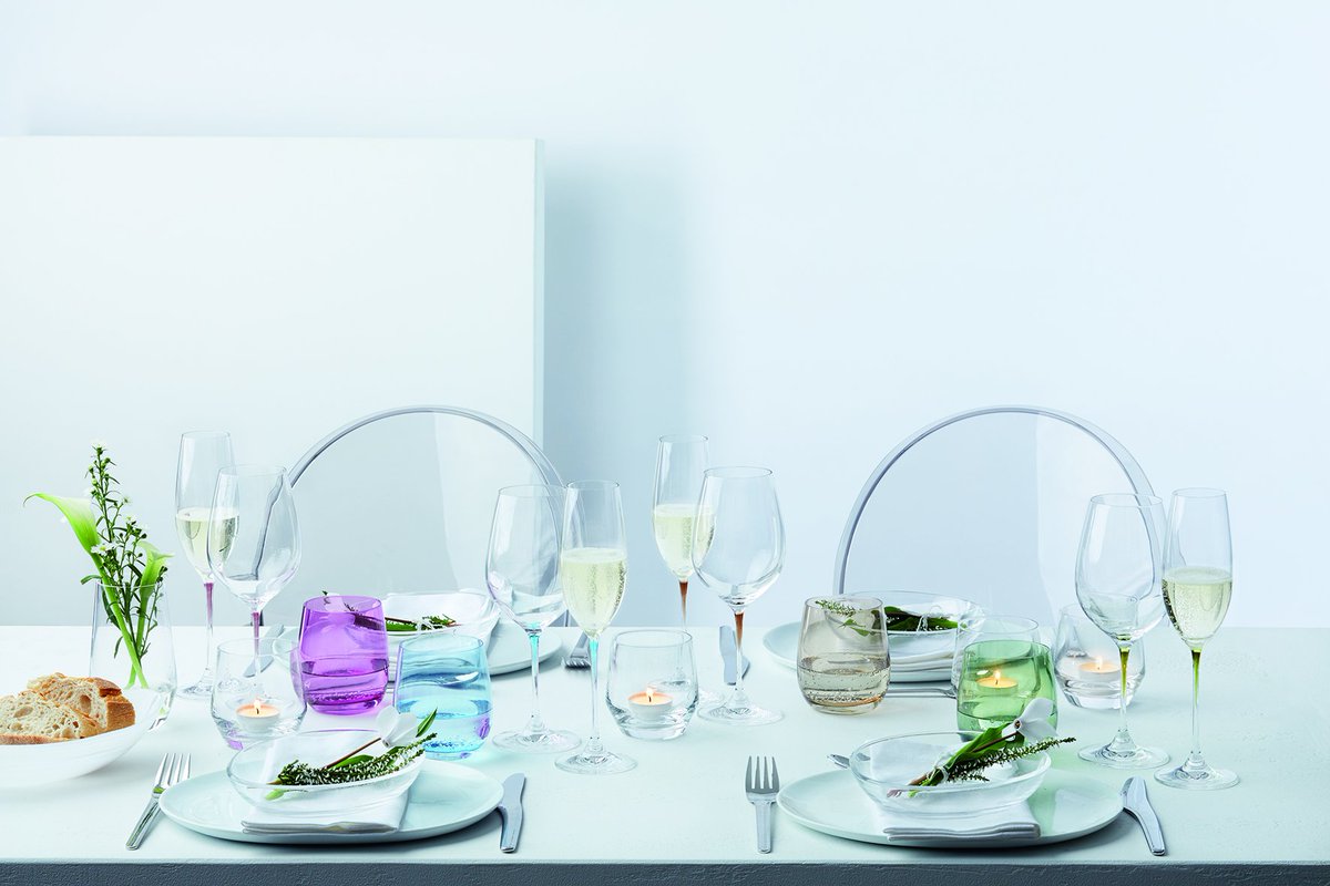 FrielingUSA's tweet photo. Elegant, sturdy and dishwasher safe, the La Perla Line from Leonardo is the obvious choice for your Thanksgiving glassware. 

#Thanksgiving #Glassware #TableSpread #DinnerTable #Hosting https://t.co/al5uiyTcae