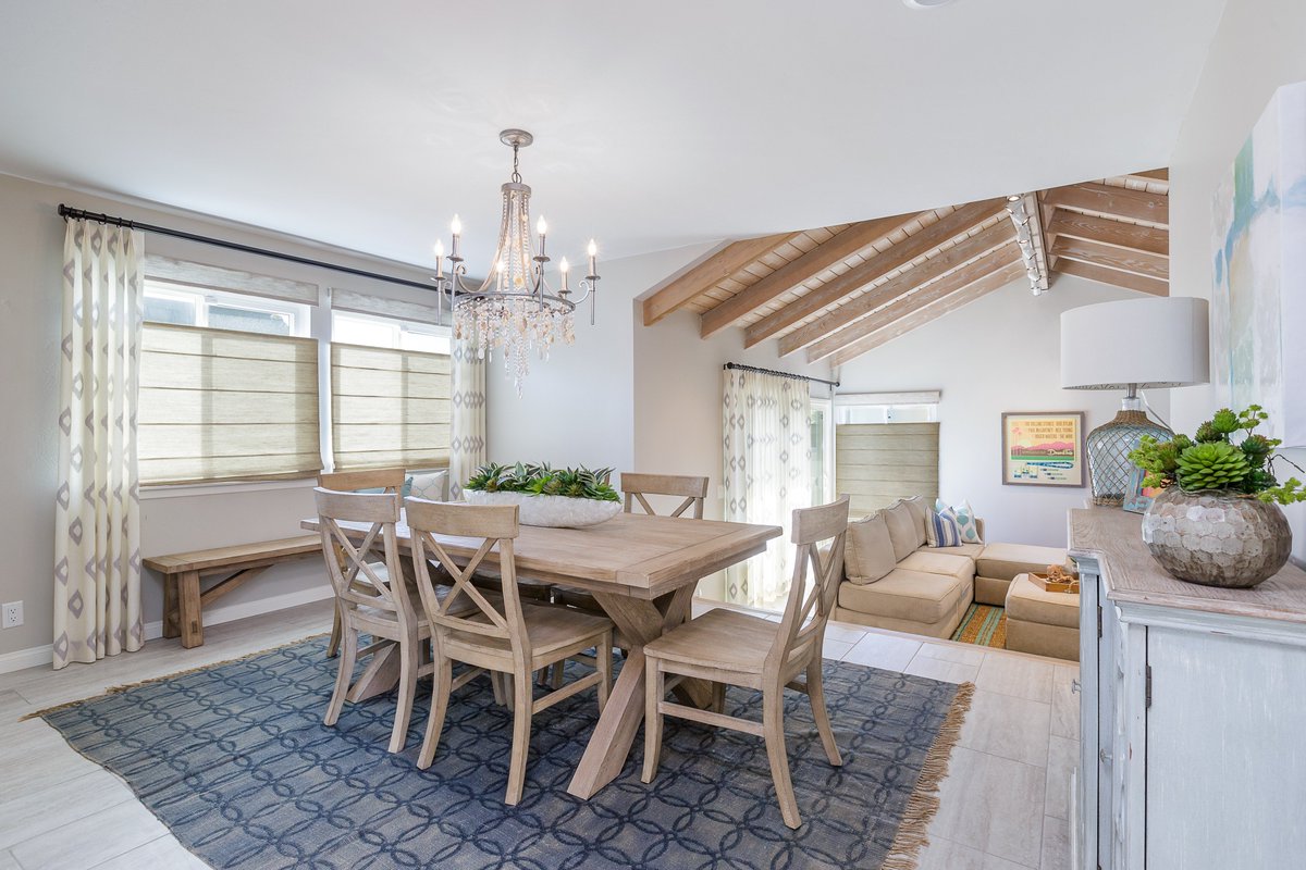 Living805's tweet photo. We spoke with the talented Antoinette Altman of #AntoinetteDesigns Inc. for a few of her design tips. Check out these seaside homes for some inspiration! #Oxnard #Ventura #BeachHouse #InteriorDesign #Living805 #ChadJonesPhoto https://t.co/Y3Q2OFHyVQ https://t.co/qbtZGGWhyy