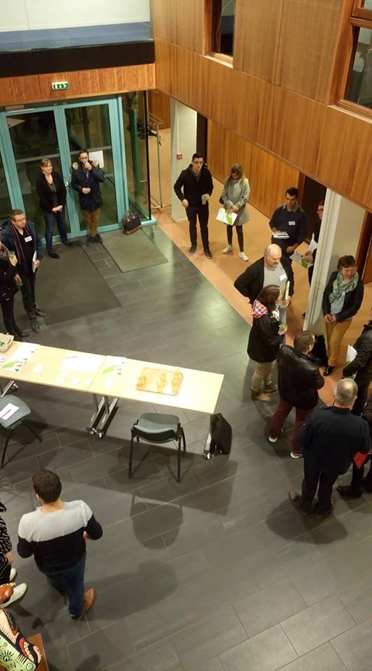 Agri_53's tweet photo. Avec la @ChambagriPdL #RDI et @JEUNESAGRI53 : le #FarmDating c'est maintenant à la #MaisonDesAgriculteurs à Changé. Quand les cédants rencontrent les #PorteursDeProjet https://t.co/EdL34GITJt