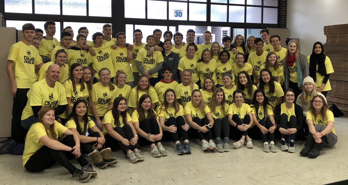 JHHSAC's tweet photo. @HerseyHuskies @HerseySOS amazing job today for the #FoodDrive2018 #HuskiePride https://t.co/6uezvOAfMe
