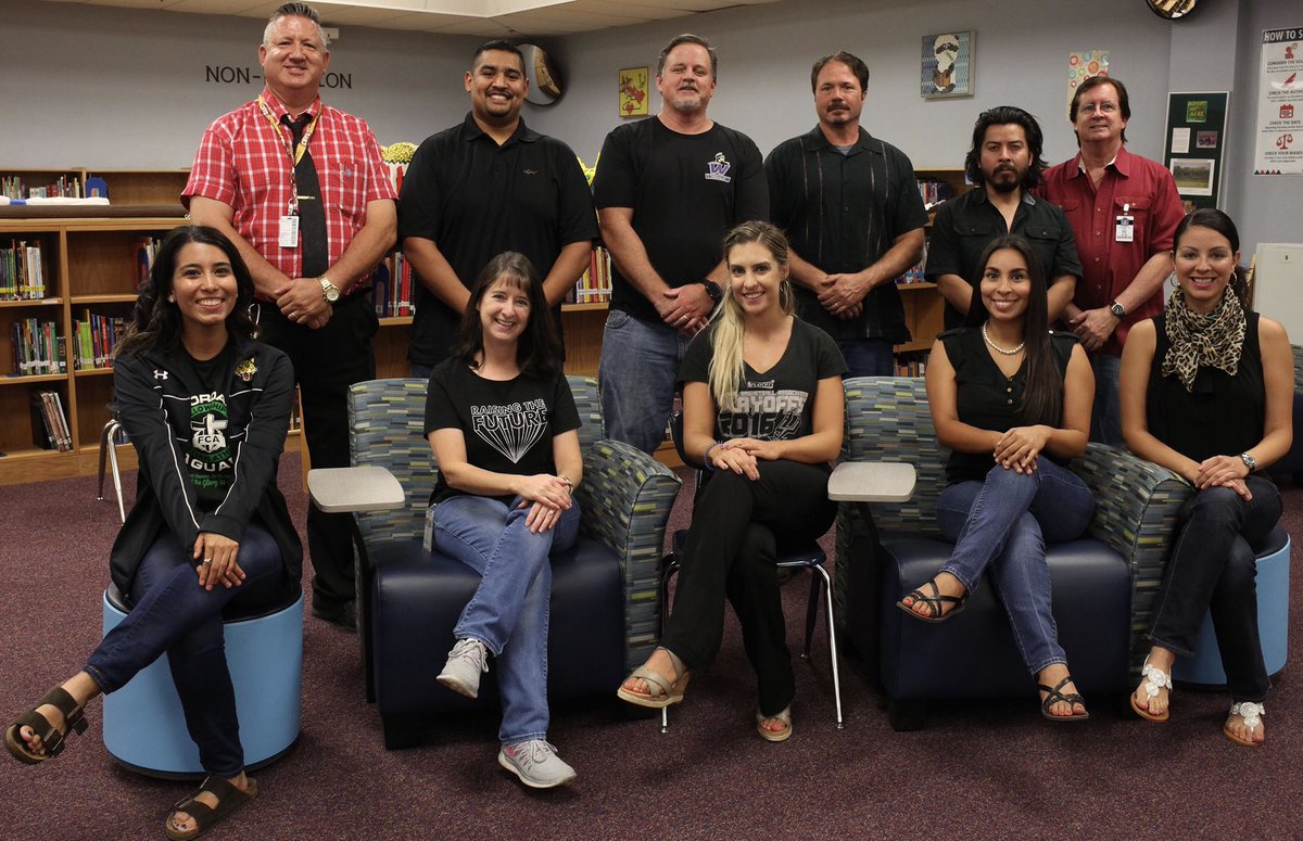 mr_martinez55's tweet photo. I am so grateful to be working with everyone in the science department here at Jordan MS! Everyone’s dedication to ensure that our students learn is inspiring! 👨‍🔬👩‍🔬 #jagsbreakthrough #RomeroRowdies https://t.co/EPNQxr7hBJ