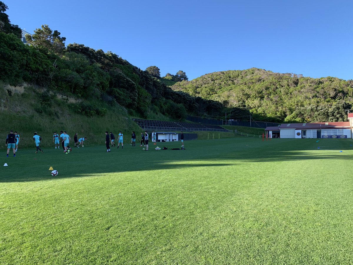 JoseCoaching's tweet image. Another good week of training &amp;amp; preparation ahead of Sundays #ISPSHandPrem match. The players continue to show real hunger to build connections, deeper understand concepts &amp;amp; importantly continue falling in love with the ball! ⚫️🔶 #TeeDubs #FullThrottle