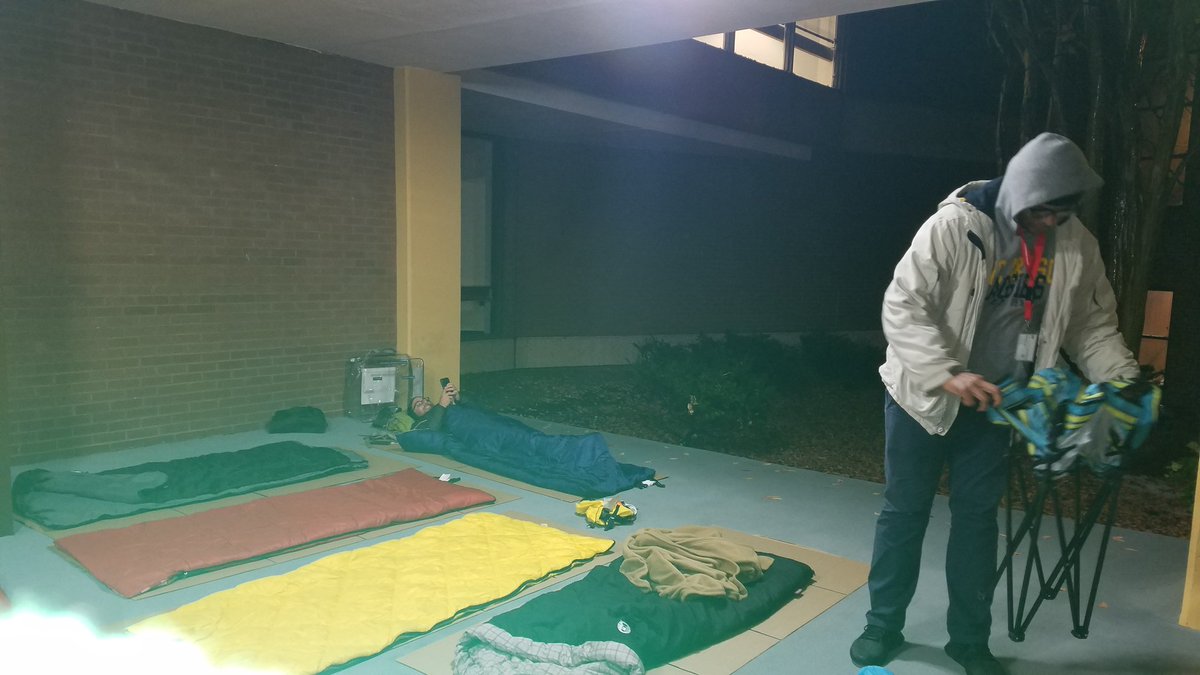 DCReEngagement's tweet photo. The @OSSEDC @DCReEngagement slept out on the street last night to bring awareness to youth homelessness in DC. Over 30% of our clients are homeless. We partner with @CovenantHouseDC for housing, GED, and other services to help end youth homelessness! #backontrackdc #SleepOutDC https://t.co/41gGAVF0JS