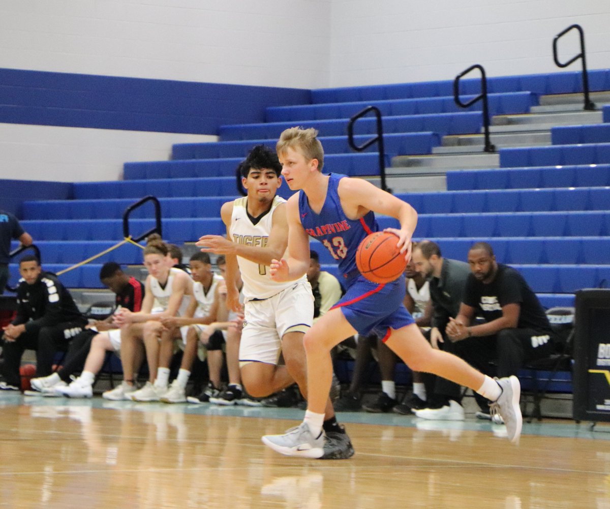 TXInvitational's tweet photo. @ConroeISD #conroeHS @GCISD #GrapevineHS 1st Quarter: Conroe 12, Grapevine 3. Photos By: Andres Gutierrez Chavira, Betsai Zavala, Tatyana Montez, Maria Palacios. https://t.co/2Ii8zy2aAm