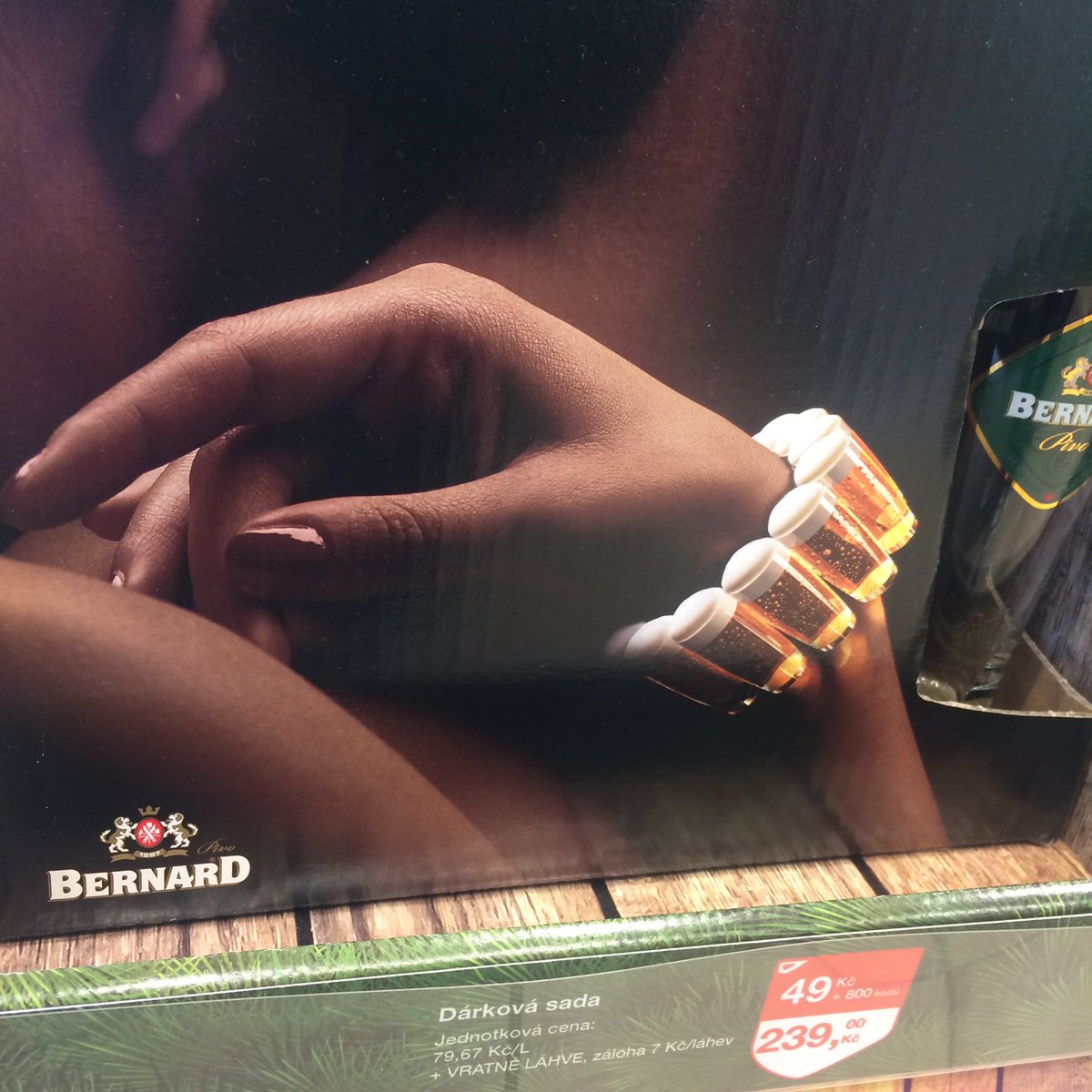 DenNogneOl's tweet photo. Funny #pilsner jewellery from #Bernard brewery, Czech Republic https://t.co/TCjQgHzM1X