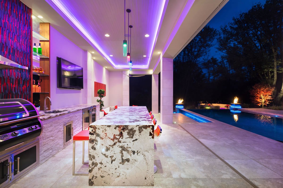 Colao_Stone's tweet image. “Modern Tranquility” Outdoor Living Kitchen Designed by @ryanhughesdesign and built by @colao_peter #infinitypool #vanishingedgepool #outdoorliving #modernoutdoorliving #fireplaces #glasstilepools #ledlights #mcclean #virginiapooldesigner #virginiapoolbuilders #limestone