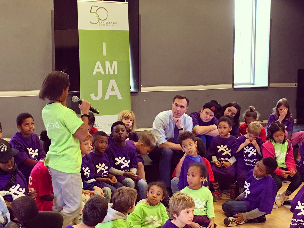 bgc_tk's tweet photo. @billmorneau joined us at the club today for a much needed discussion regarding financial literacy 🍃 Thanks Bill! 🌟👨🏾💻👨🏻🍳👩🏻⚕️👩🎓🌟 #strongtogether #strongcommunities #strongvoices #strongerminds #finance #tkbgc #learning #funfridays #billmorneau https://t.co/onPeRLUBWJ
