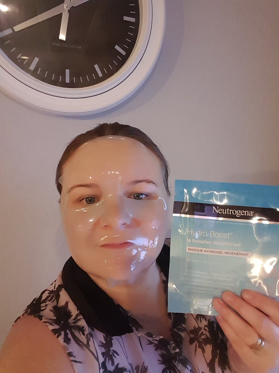 Dorinou77's tweet photo. Le masque hydrogel contient l'équivalent d'un flacon de sérum Hydro Boost pour une hydratation et une revitalisation intense de la peau en seulement 15 min.
#Neutrogena #HydroBoost #MaskAnd #SerumAndMask #BeautyExplorers #Dorinou77 #DorinouTesteuse #Testeuse #Influenceuse https://t.co/USye7W3eaD