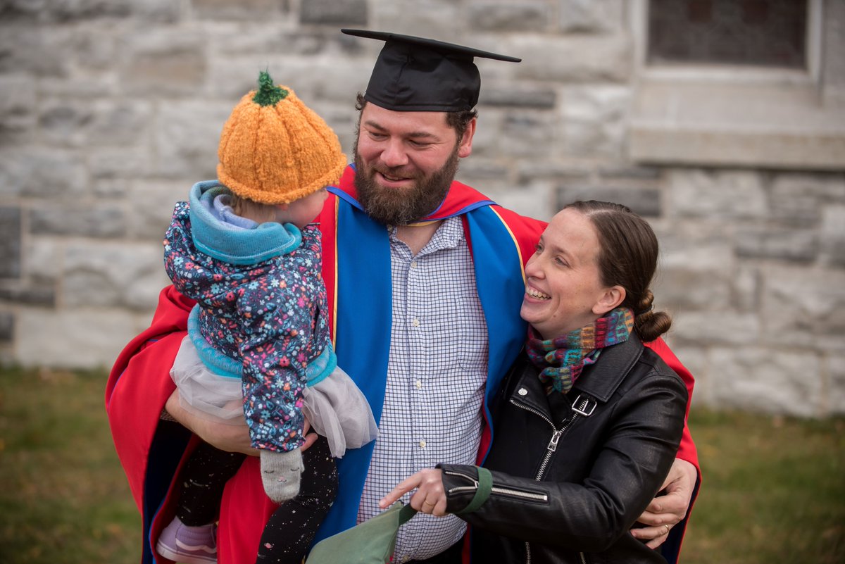 queensu's tweet photo. Fall convocation finished up yesterday afternoon. Congrats to all of our graduates! You did it! π ππβ€ #QGrad18
π·@garrettelliott
For more photos of our Nov 15th ceremonies see https://t.co/rOuSntuBoj https://t.co/VXEwylFRjc