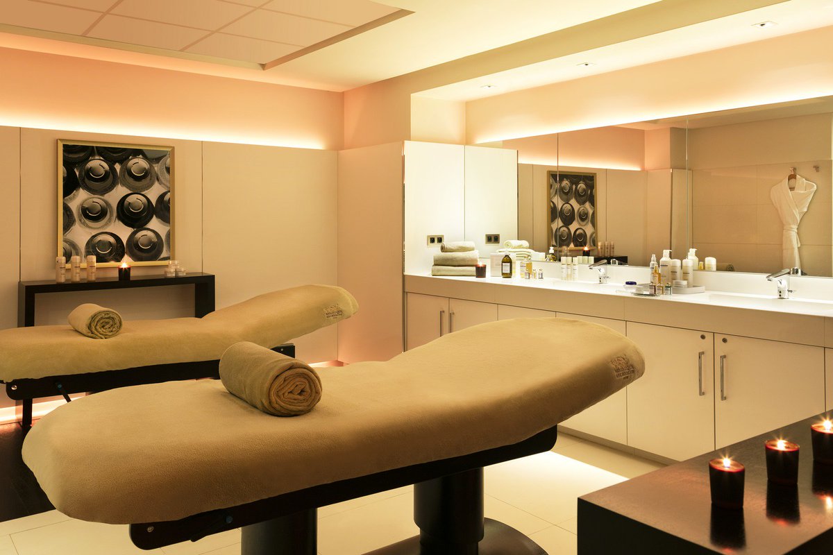 VisitCotedazur's tweet photo. #HappySpaWeek : Du 19 au 25 novembre, ressourcez-vous à prix doux au SPA by Sothys® du @Cap_Estel ! Découvrez-vite les offres "journée" ou "séjour" dès 225€ ! ➡ https://t.co/oKf1gbocTR #CotedAzurFrance @laroutedesgolfs #bienetre #spa #cocooning https://t.co/QnSJCPPXiT