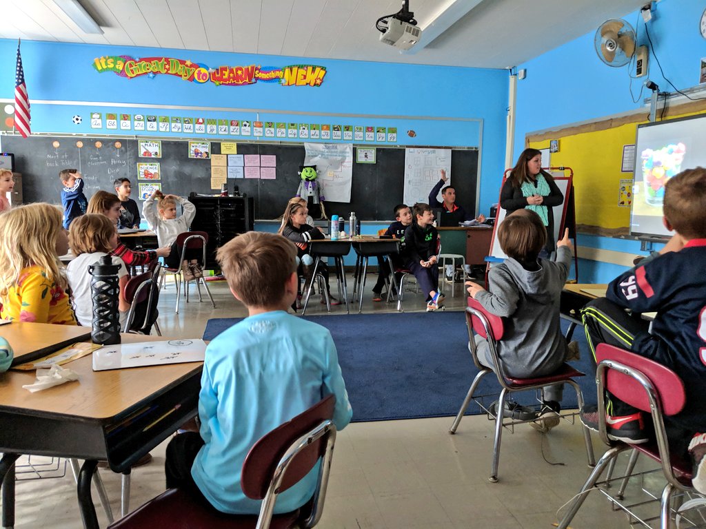 Thank you <a href="/abbyfriend79/">Mrs. Friend</a> for coming in to teach our 3rd graders about estimates. The students loved it! <a href="/MarcTomo2/">Mr. Tomo</a> @NutSwampTigers #MTPSPride #TigerTown #TeamTiger