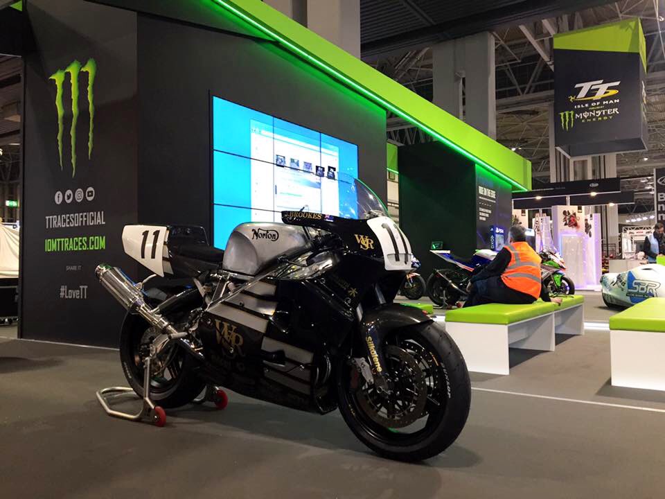 One shiny motorbicycle dropped off on the <a href="/ttracesofficial/">Isle of Man TT Races</a> stand for <a href="/motorcyclelive/">MCL</a> 👌🏽 #LoveTT