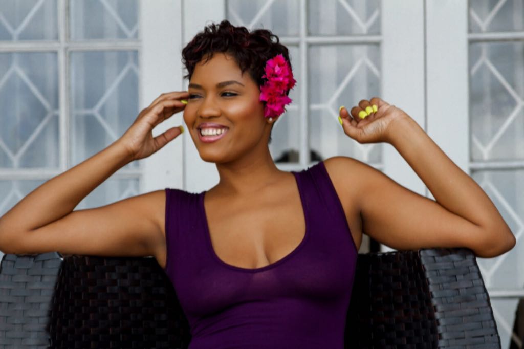 mamachell's tweet photo. I like the thought of you;
You make my mind feel beautiful.
📸: @thebeatbanga 
#countingdown #Jamaica #islandlife #smile #scorpioseason #flowerinherhair #flower #blogger #SLGray #Jamaica #visitJamaica #blackgirlmagic #melanin https://t.co/a2JO9HIL61
