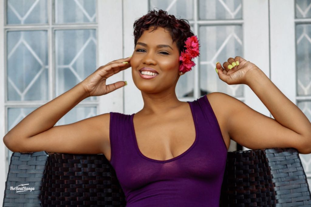 mamachell's tweet photo. I like the thought of you;
You make my mind feel beautiful.
📸: @thebeatbanga 
#countingdown #Jamaica #islandlife #smile #scorpioseason #flowerinherhair #flower #blogger #SLGray #Jamaica #visitJamaica #blackgirlmagic #melanin https://t.co/a2JO9HIL61