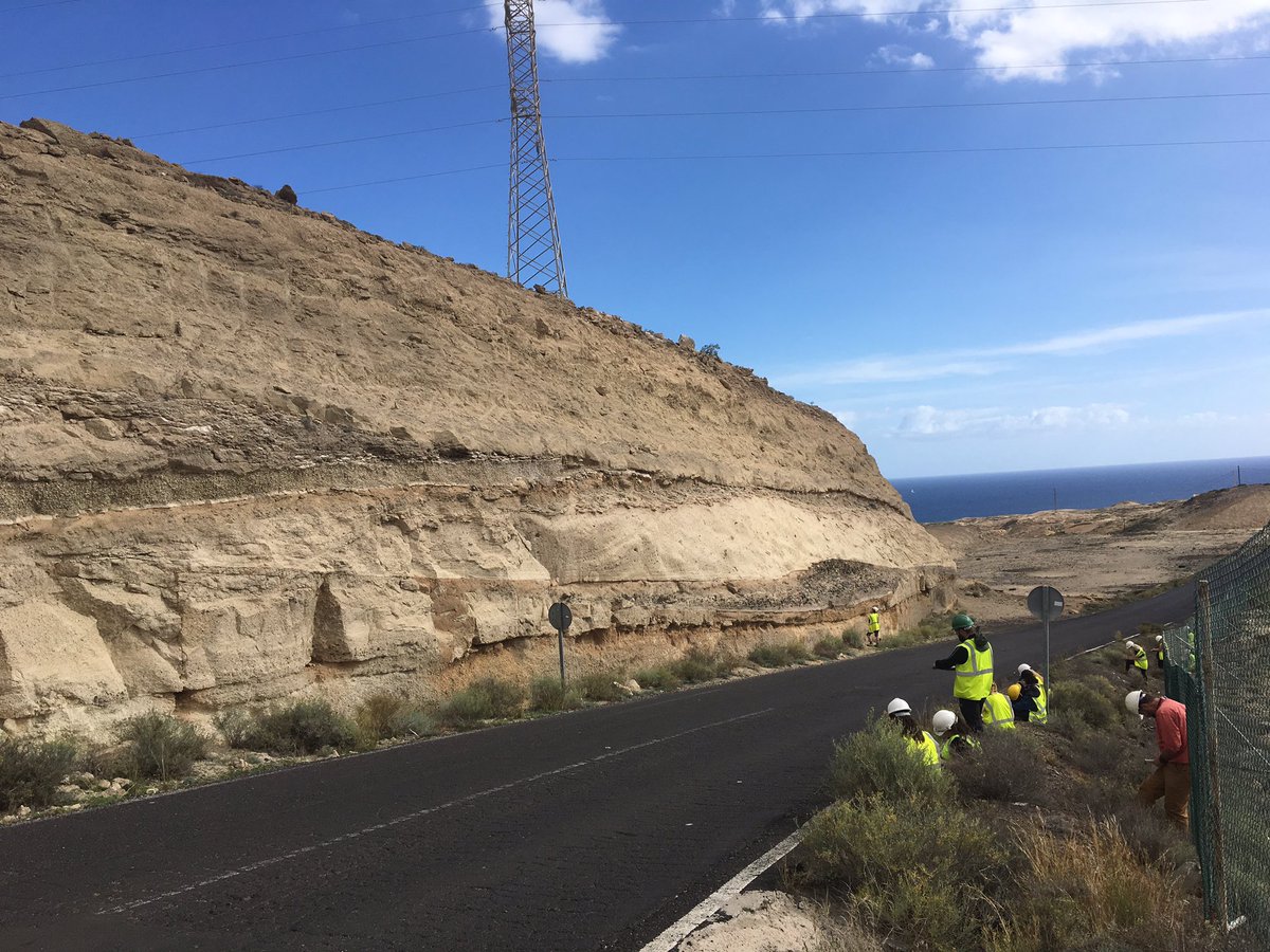 gusolidearth's tweet photo. Today the @UofGGES @uofglasgow #geology students were deciphering eruption histories in the #ignimbrites of Tenerife and considering spatial variations and the role of topography and erosion in the emplacement of #pyroclastic density currents. #volcano #tenerife #hazards https://t.co/24G6yrsFIS