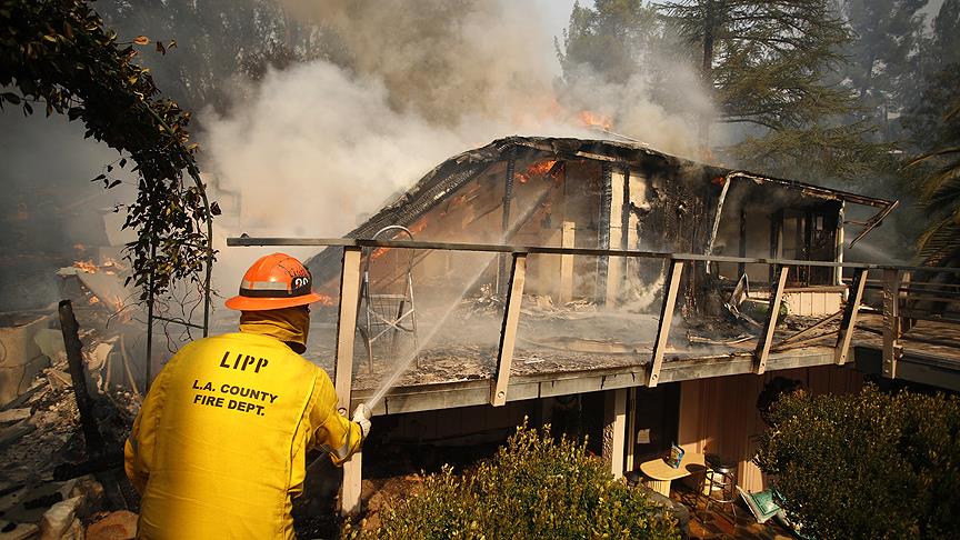 WNHajans's tweet photo. 🇩🇪 Mehr als 631 Vermisste bei Waldbrand in #Kalifornien

🇹🇷 #California: 631 kişiden hala haber alınamıyor

➡ https://t.co/nSAYjymzRC https://t.co/n0Wi2Uw7GX