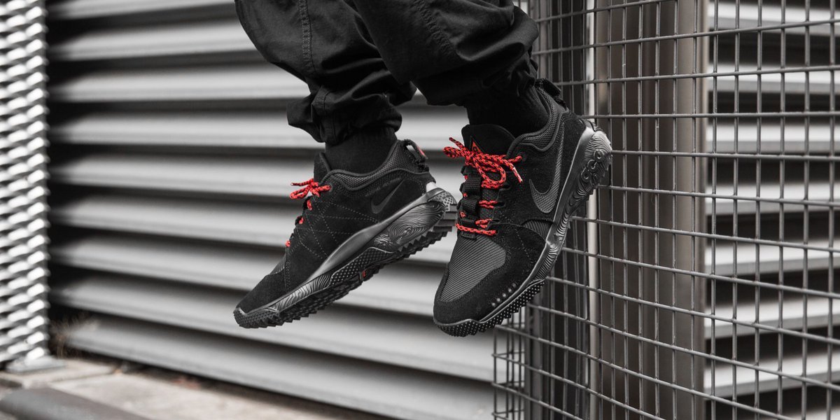 nike acg dog mountain black oil grey