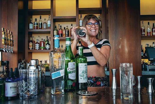 StarAdvertiser's tweet photo. Barfly: Mixologist has her own rooftop playground at @SkyWaikiki. Here's how you can get in and what to expect at #TheBackbar - https://t.co/6hQTlPvz3H (via @crave_hi) https://t.co/YM7l02INAt