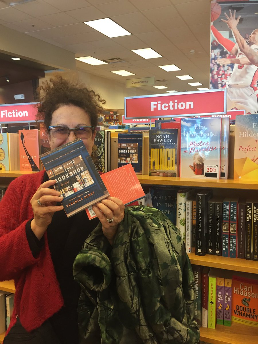 debwerksman's tweet image. #loveyourbookstore #sourcebooks How to Find Love in a Bookshop—how perfect is that? Fairfield University Bookstore Fairfield CT
