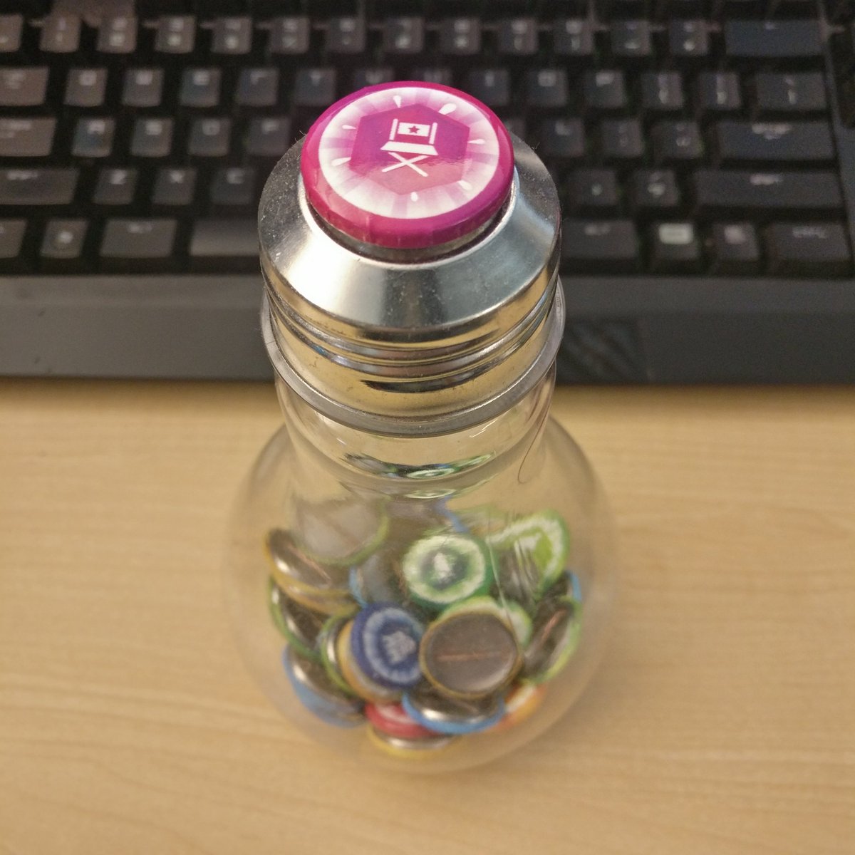 SimGuruEmory's tweet image. Get ready to make it to the top in #TS4GetFamous 

(some day I'll fill up this bottle...)