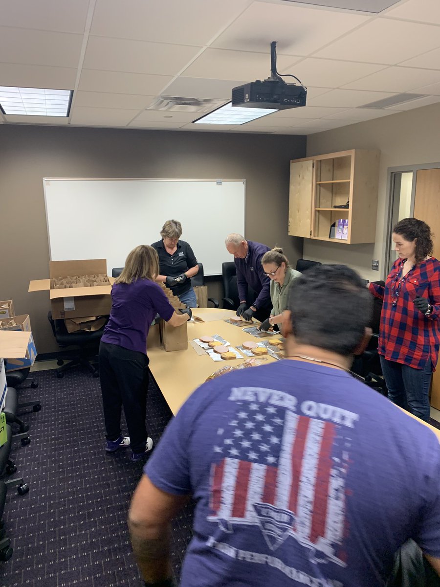 EXSS_UMHB's tweet photo. #FeedTheSheep lunch assembly line in full force. Thanks to the @EXSS_UMHB faculty and @UMHB_HPL staff!  #Service #FridayMotivation #Cru_EXSS https://t.co/BoopX9mBhx