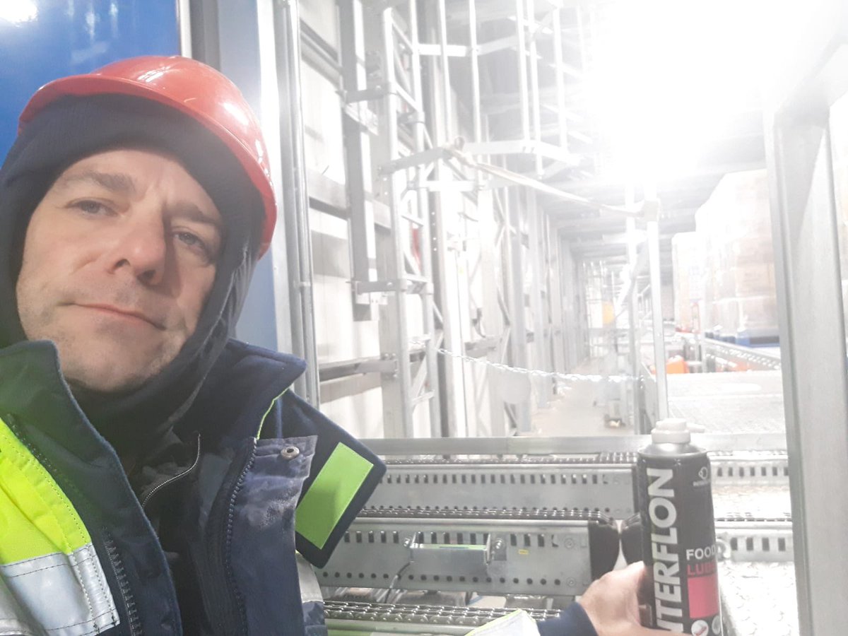 InterflonUK's tweet photo. Cold store chains kept running smooth even at -25 Degrees C with #interflon Food Lube! 

NSF H1 for use in food production with unique MicPol dry film technology. 
#interflon #coldstore #MicPol #NSF #engineering #chainlube https://t.co/ZWLqyno8cV