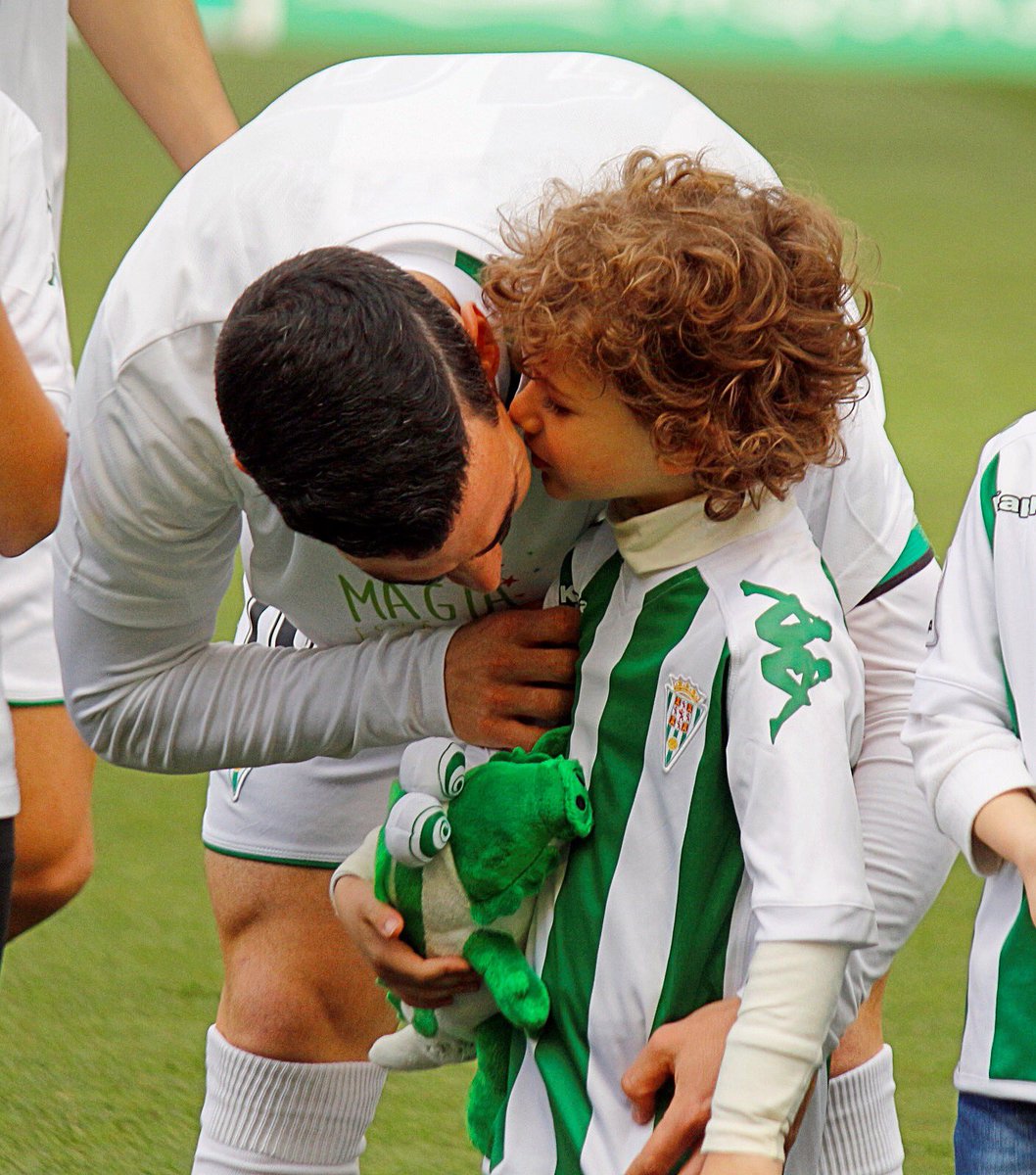 CharoTobajas's tweet photo. “Mi mejor amigo es Alfaro”... Te Quiero Mi Chico
.
.
#BBMateo ⚽️🤦🏻♀️📸💚😍 https://t.co/de0i8xIySH