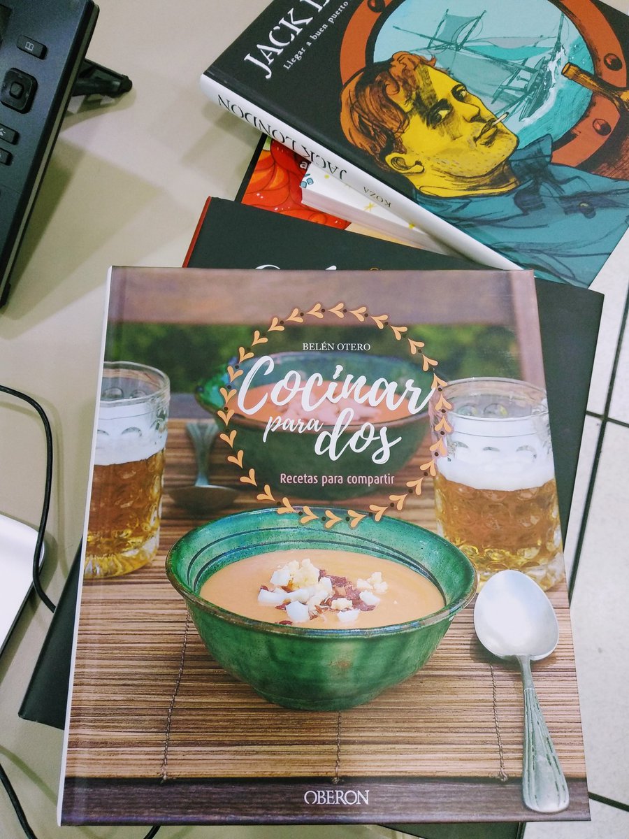 fresaomenta's tweet photo. Siempre emociona ver el fruto del duro trabajo, los libros regalo de Navidad que he ido diseñando estos meses, recomiendo @cocinarpara2 y #còctel de @OberonLibros https://t.co/z3Trk6la8L