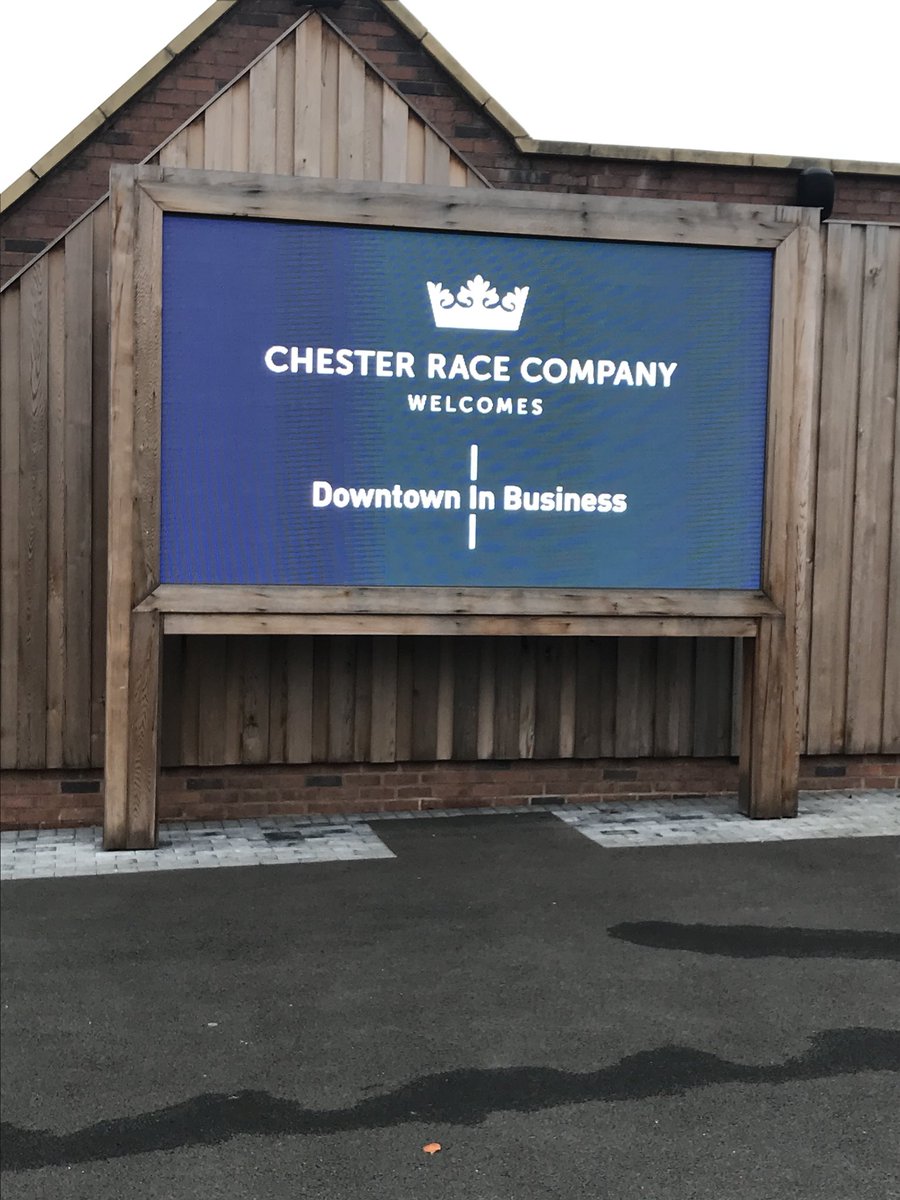 A huge thanks to #TeamDowntown who have delivered EIGHT events this week, including the <a href="/DIBCheshire/">Downtown Cheshire in Business</a> launch today. Fantastic effort guys 👋👋👋👋👋