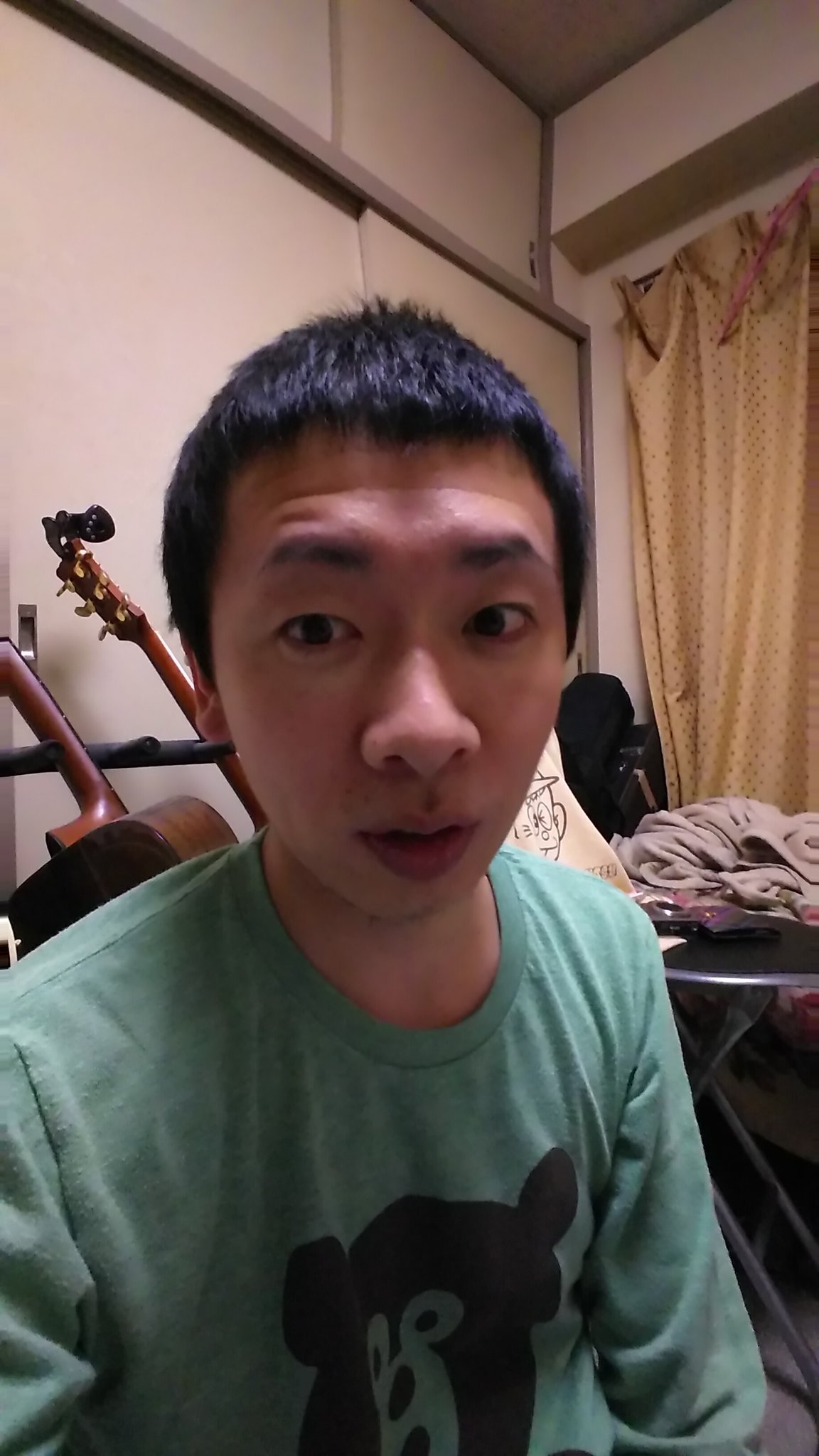 ゆーじ Sur Twitter 作業中 ハサミを持ったら前髪を失った やっと坊主からすこーし伸びたのに T Co Myylyrc1bw Twitter