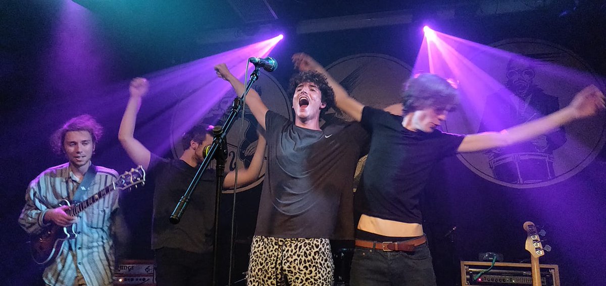 fincairo_band's tweet photo. this is how we do. 😎 (live @ KSET, Zagreb) #fireincairo #live #indierock #rockband #greattimes https://t.co/UuMNqlaLTC