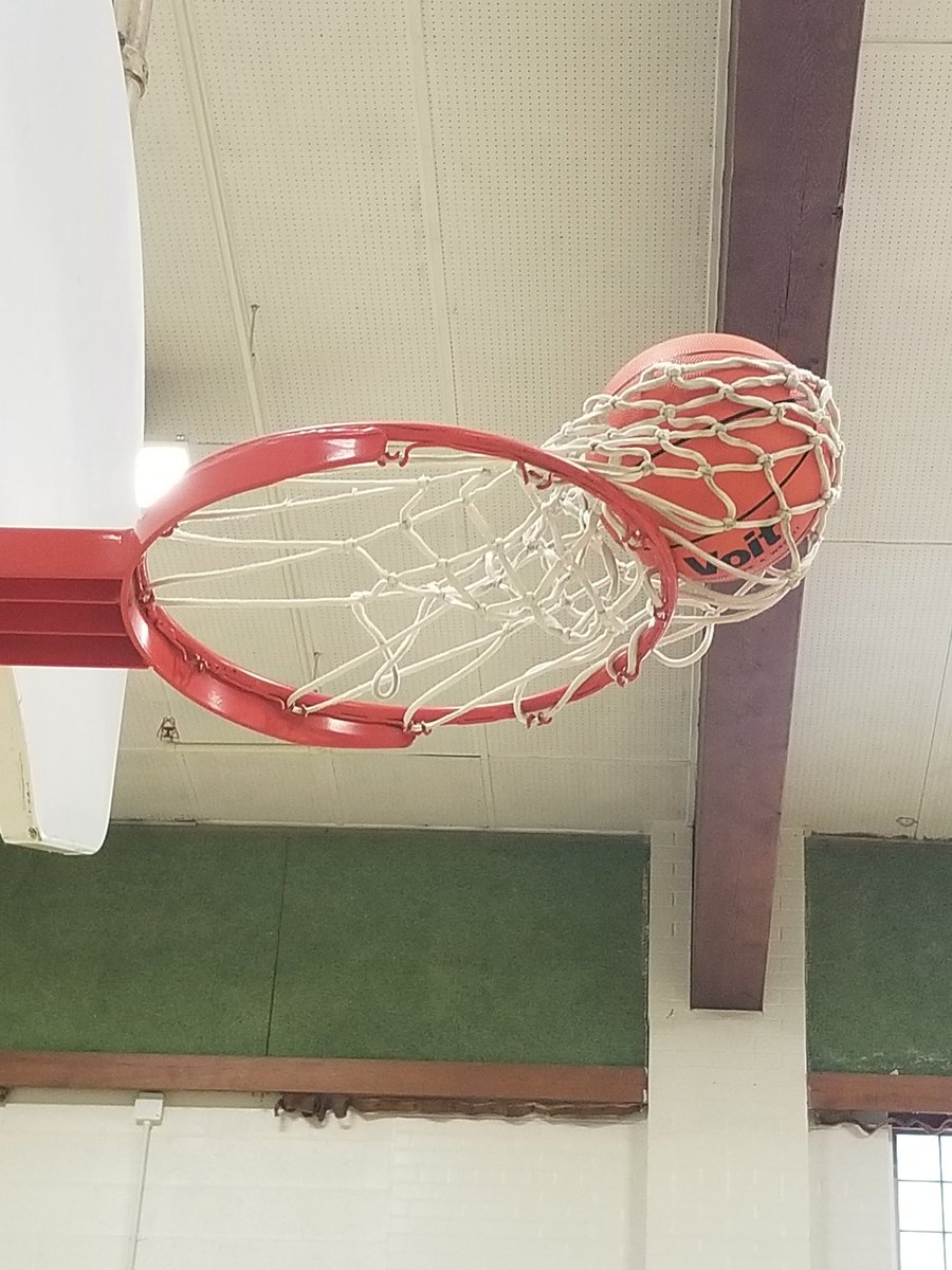 Only a kindergarten student could get a basketball stuck like this!!