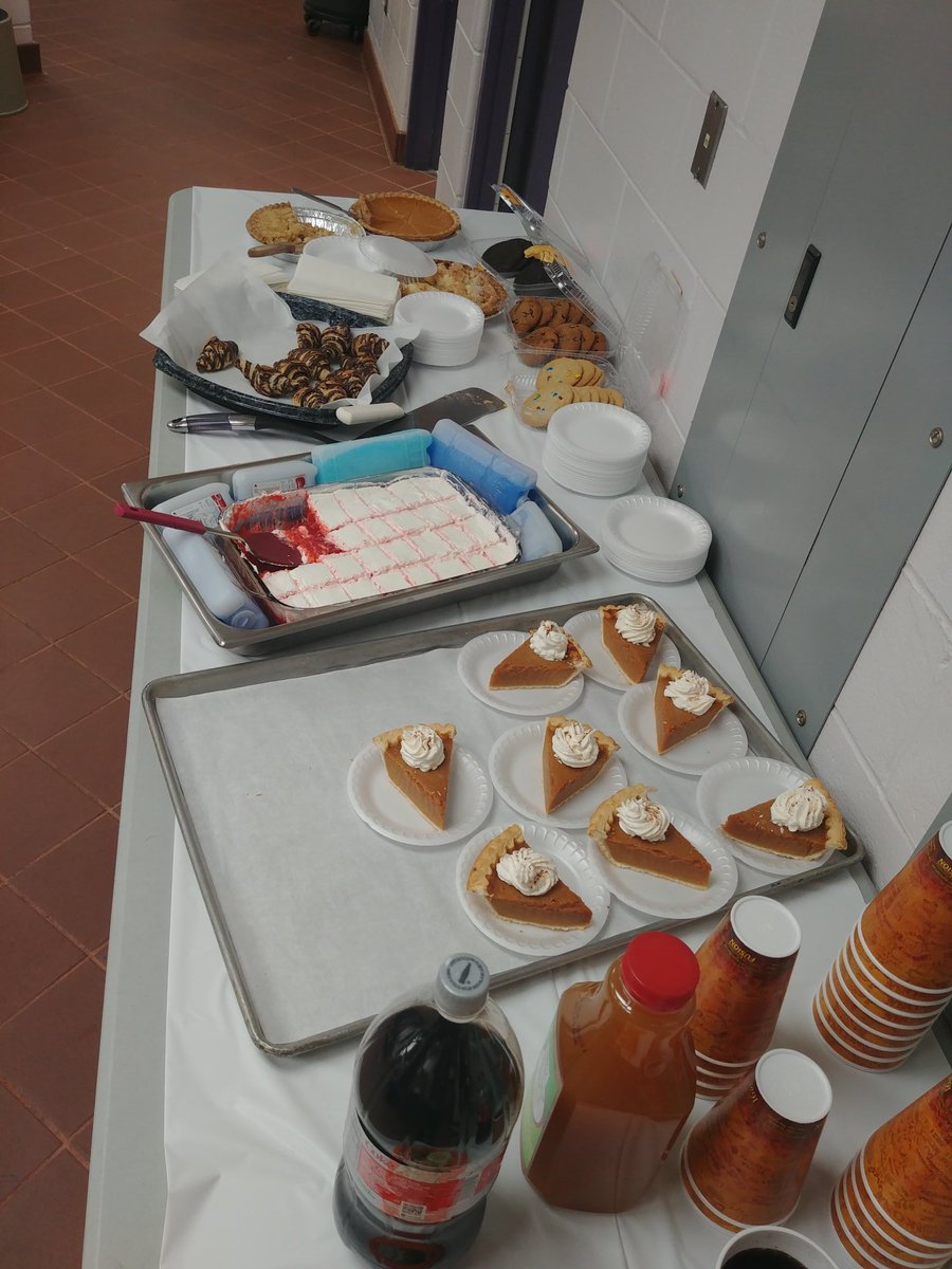 ChesserWRMS's tweet image. Completely Twitter worthy! Our staff is the best! Thank you for this, you girls have out done yourselves. It was delicious and appreciated! #reynproud #WRMS #givingthanks