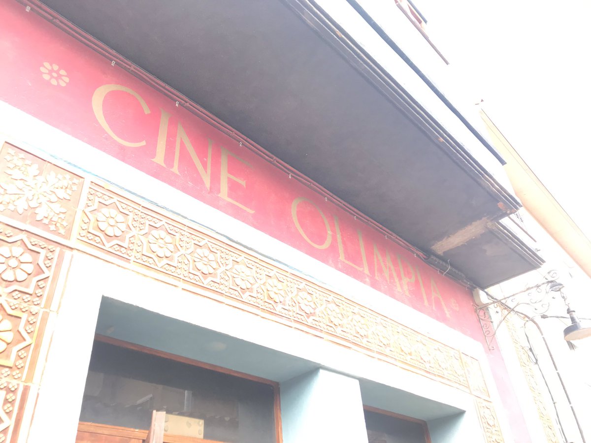 MillanGrau's tweet photo. Comenzando nuevos retos! No hay nada que me llene más profesionalmente que realizar obras de #restauración y #reforma de edificios culturales. En esta ocasión #reformamos y ampliamos el #cine #olimpia de #Cariñena. Un #artdeco #regionalista construido en #1930 . #aparejador https://t.co/5xPcsXMabP