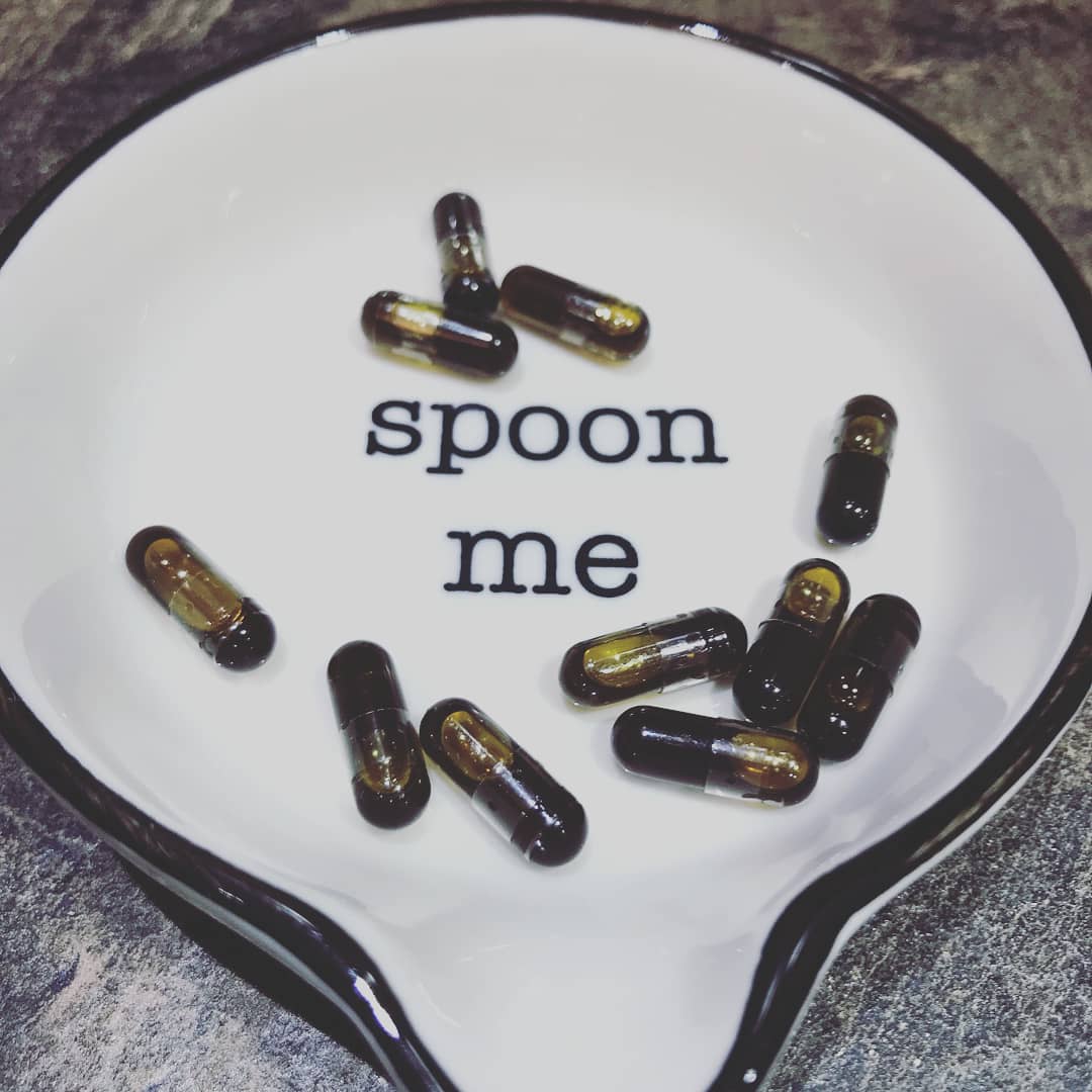 NaturalHigh19's tweet photo. How do you spend date night? ❤
.
#datenight #friday #weekend #cannalove #thccapsules #oralsyringes #thc #cannabis #cannabisdaily #highlife #highsociety #naturalhigh https://t.co/Jg8Eqd6NJK
