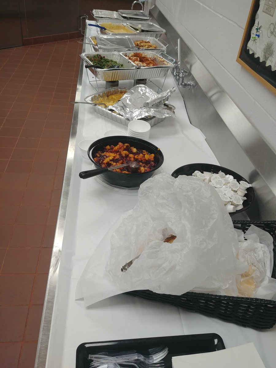 ChesserWRMS's tweet image. Completely Twitter worthy! Our staff is the best! Thank you for this, you girls have out done yourselves. It was delicious and appreciated! #reynproud #WRMS #givingthanks