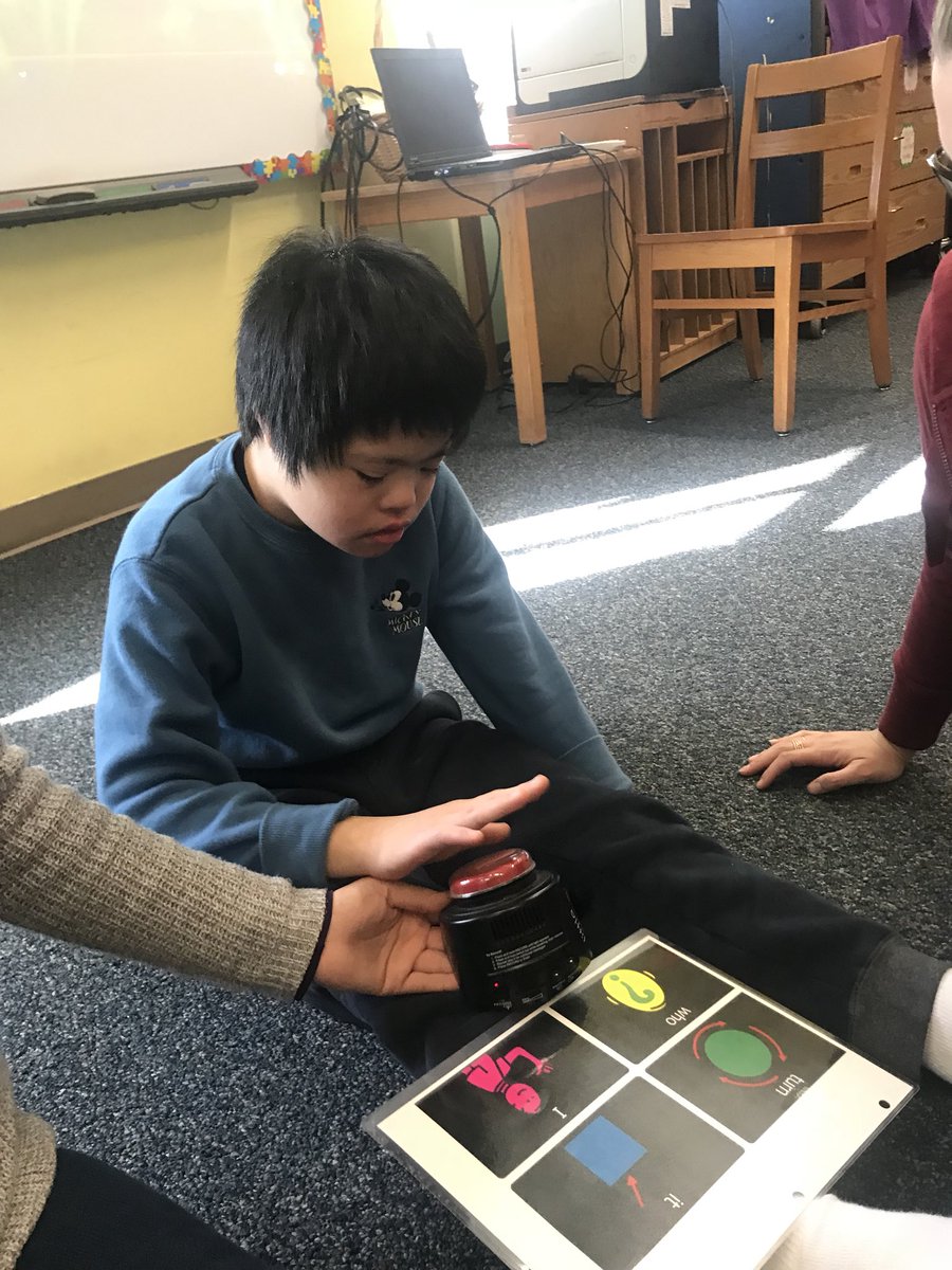LMEspecialneeds's tweet photo. FUN FRIDAY: Candyland Edition! Using our Core Words and button to talk about whose turn it is. Who will make it to Candyland first? 🍭🍬🍫 https://t.co/2e4a1MQuou