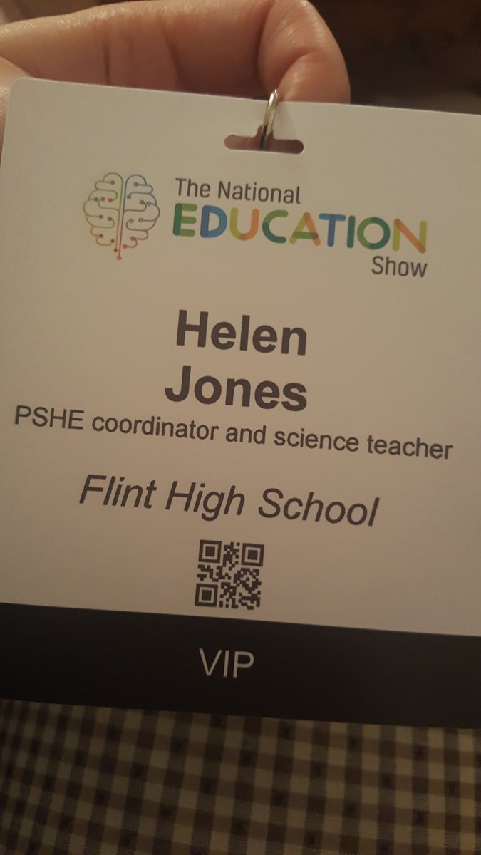 HelenHJones1990's tweet photo. Fab day at the #NES2018 #NESWales and thank you for asking me along as a VIP 👩‍🏫 great to represent @flinthigh and I've got lots of ideas to take back 🤔🙂 #inspiration #teacherlife #FridayMotivation https://t.co/HJiFR1zxbO