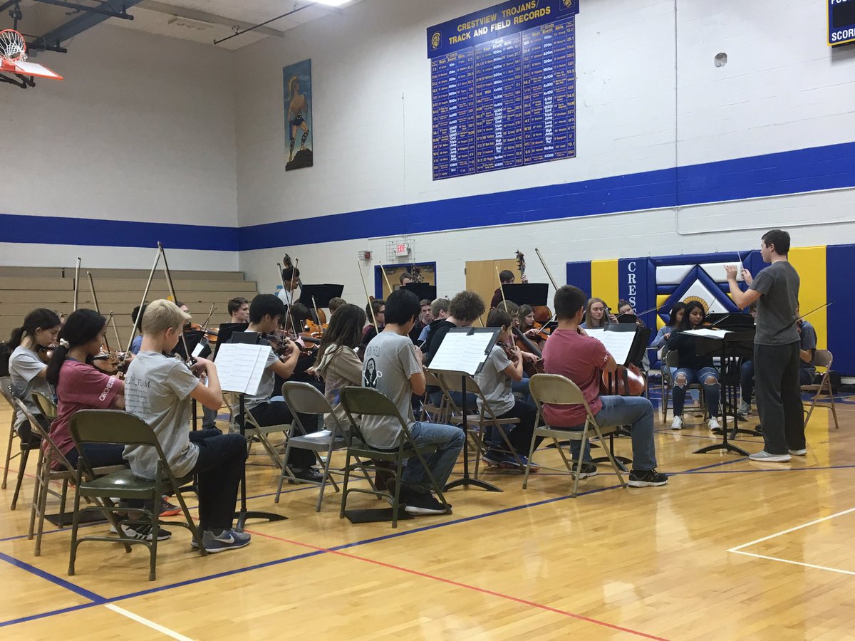 CrestviewMiddle's tweet image. Thanks to the @LHSLancerPrin for sharing your amazingly talented students from guitar, choir, band and orchestra with our 8th graders today.  #CMSLearns
