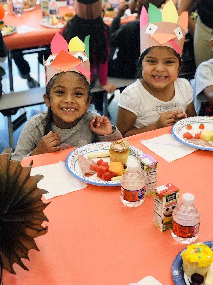 MsHaysCounselor's tweet photo. Kindergarten Feast 🦃 🍂🍁 @MendenhallHorns @MendenhallKinde #mendenhalllearns @Plano_Schools #thanksgiving #kindergarten #feast https://t.co/mB9M3PaE48