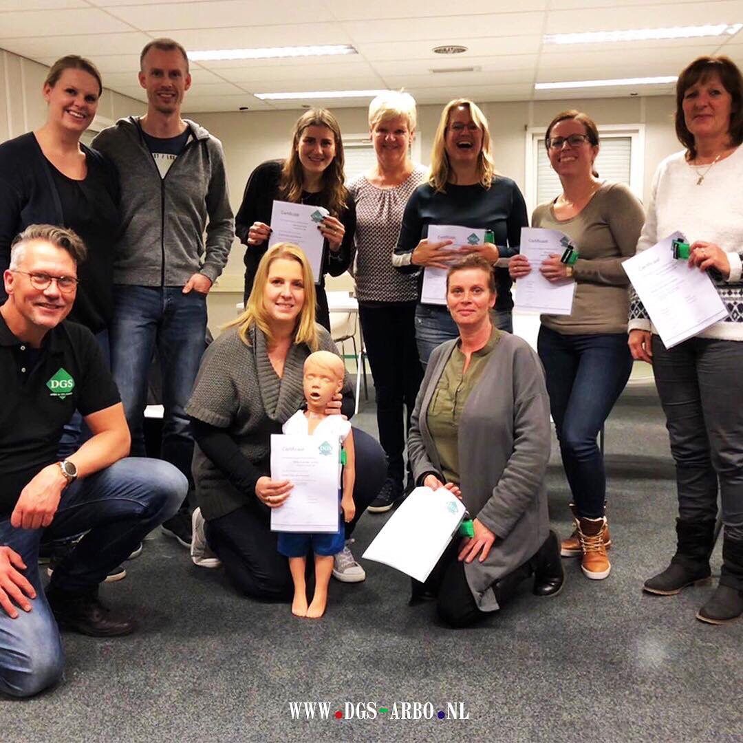 DgsArbo's tweet photo. 6 en 13 november is voor het eerst op de locatie Europoort de training eerste hulp aan kinderen gegeven. Dit was een groot succes met enthousiaste deelnemers!!! #dgs #kinderen #ehak #ehbo #training #eerstehulp #reanimatie #bloedingen #vergiftiging #aed #ongeval https://t.co/WRWfpcQ9GJ