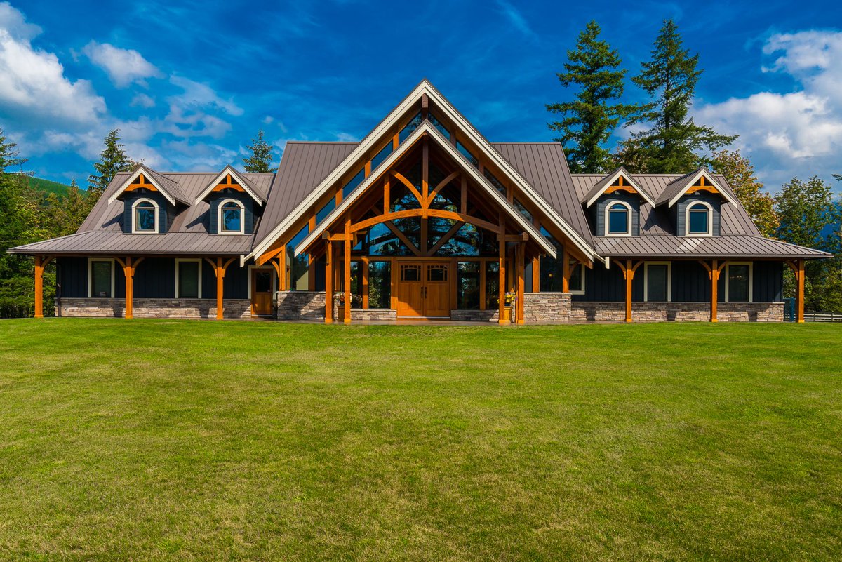 heklop's tweet photo. FOR SALE! 
43251 GLACIER ROAD   Columbia Valley, BC
$4,500,000
https://t.co/fDObHBUBZb https://t.co/bnN98oIxAG