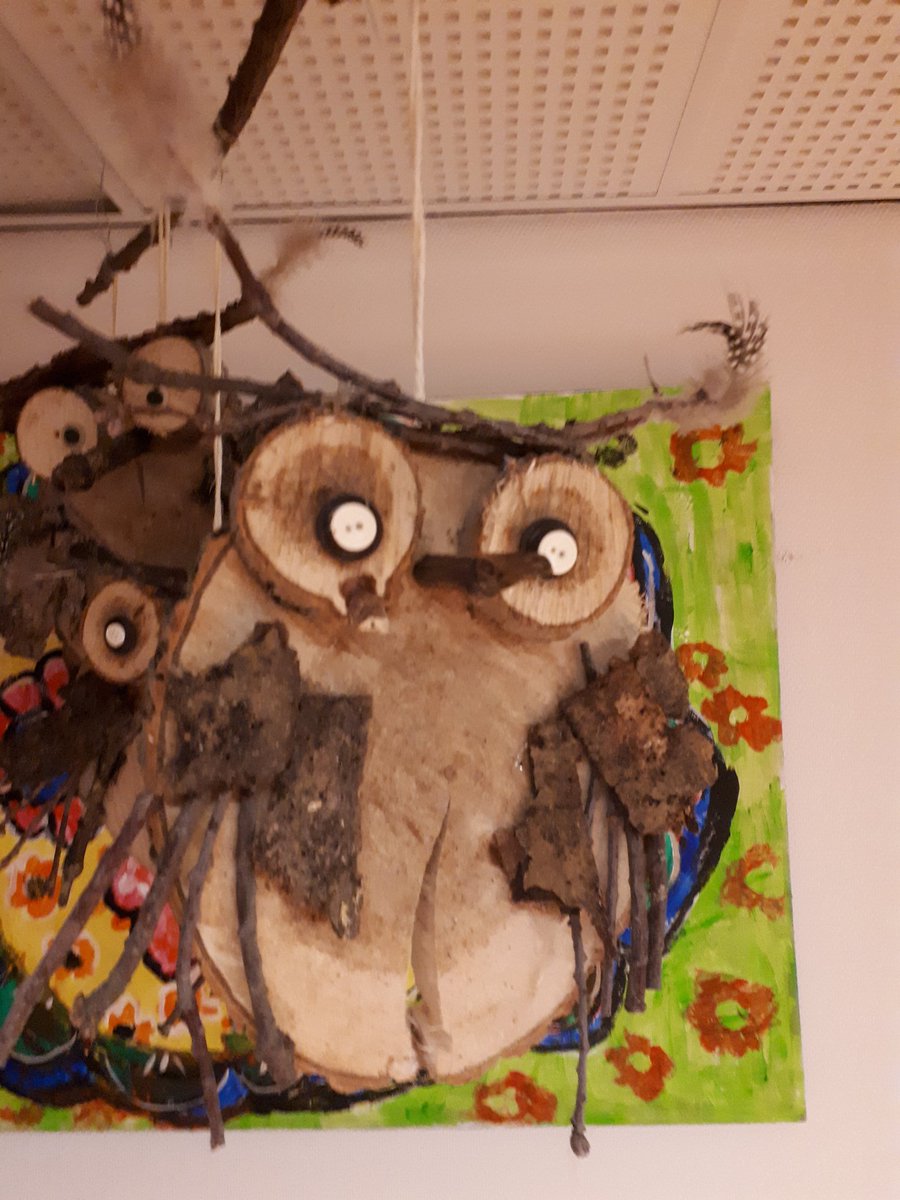 theebe177's tweet photo. Dan kom je beneden en dan zie je deze prachtige kunststukken hangen. Ik kan het niet laten om jullie mee te laten genieten. Zijn ze niet gaaf???? #dagbesteding @Zozijn #❤ https://t.co/oS2j7B7a96