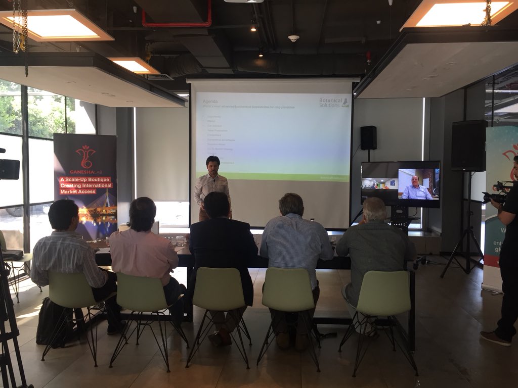 TheGaneshaLab's tweet photo. #BotanicalSolutions 🍇 one of the third cohort company presenting to our judges to apply for the GaneshaLab international softlanding 🚀🌎 💪🏻💪🏻 https://t.co/FY90IfKw9h