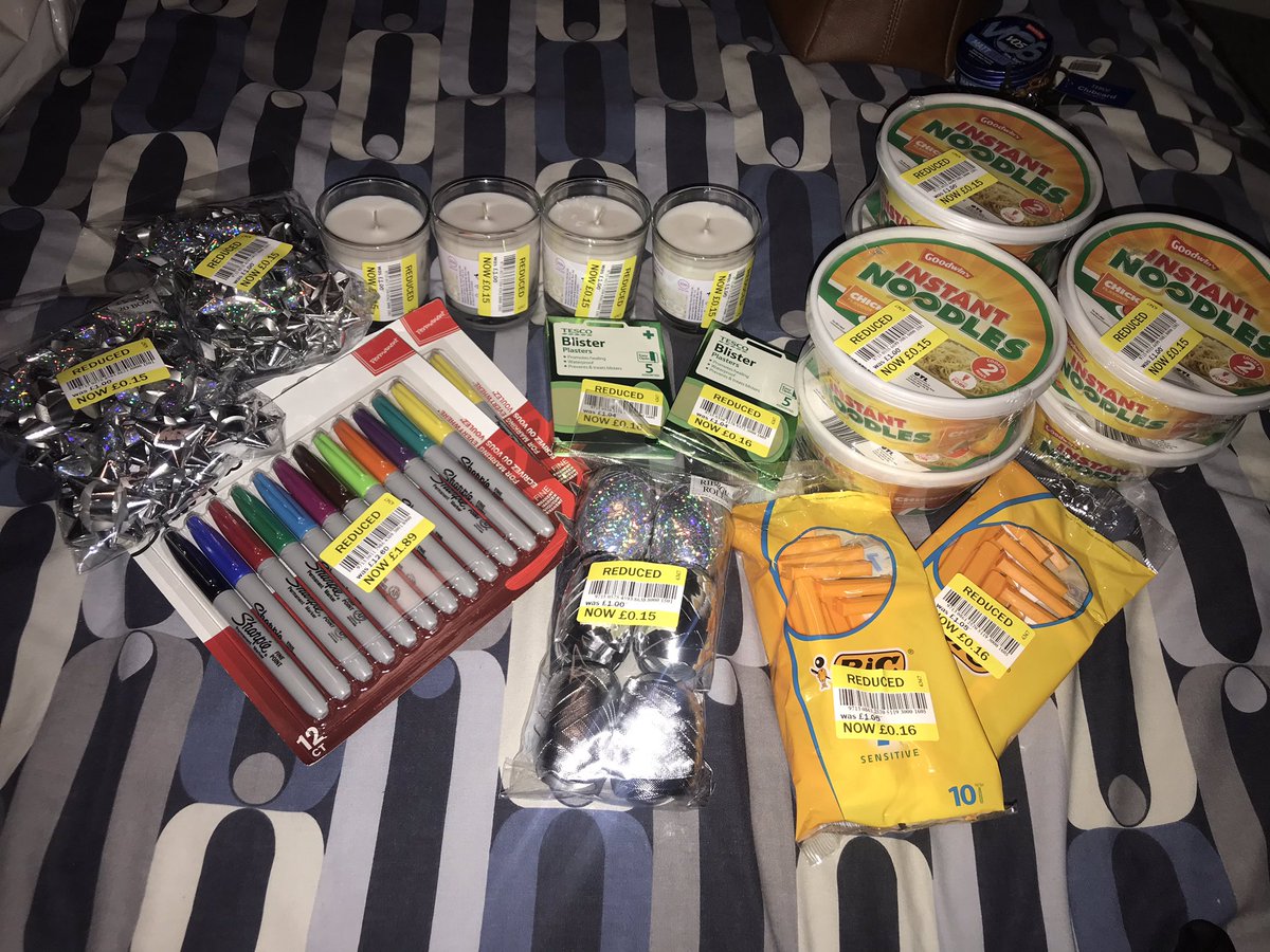 jessicapardoePR's tweet photo. Absolutely stunning moment in Tesco earlier picking up all these bargains #StudentAtHeart https://t.co/oXicAYBLbJ